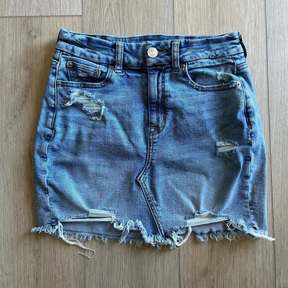 American Eagle Women’s Curvy Hi-Rise Mini Denim Jean Skirt Distressed Size 4 - Picture 1 of 6